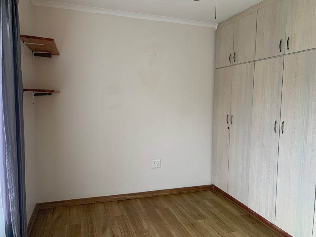 3 Bed Apartment in Sea View photo number 12