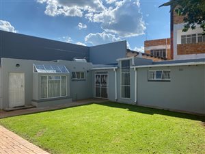 6 Bed House in Orange Grove
