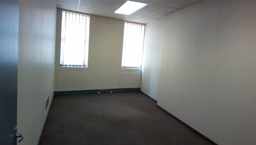 268  m² Office Space in Pretoria Central photo number 8