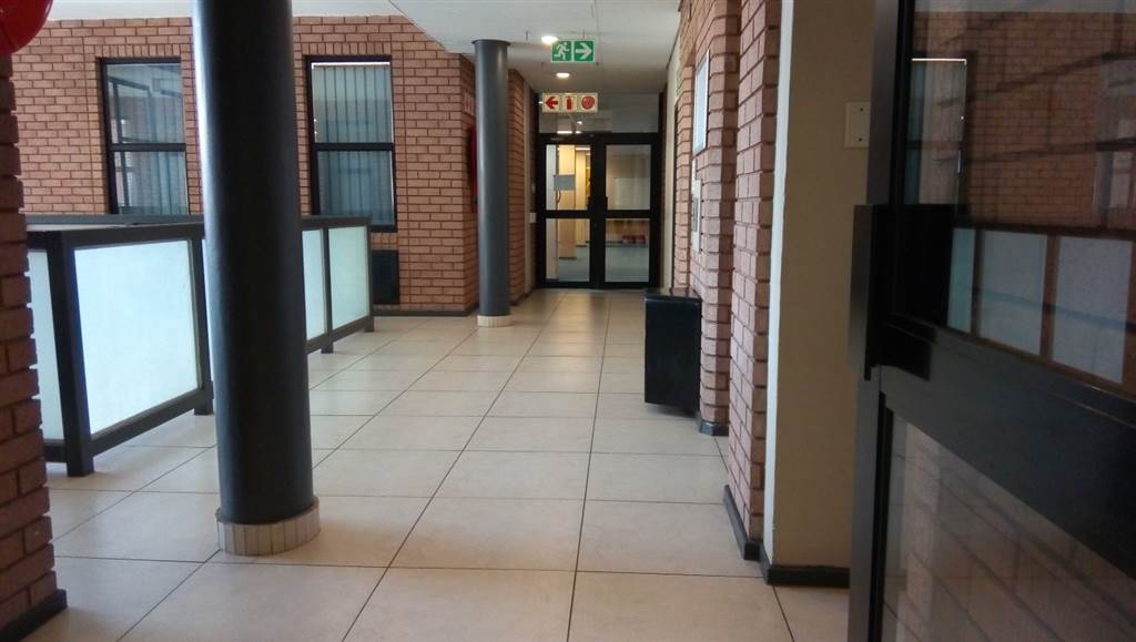 268  m² Office Space in Pretoria Central photo number 3
