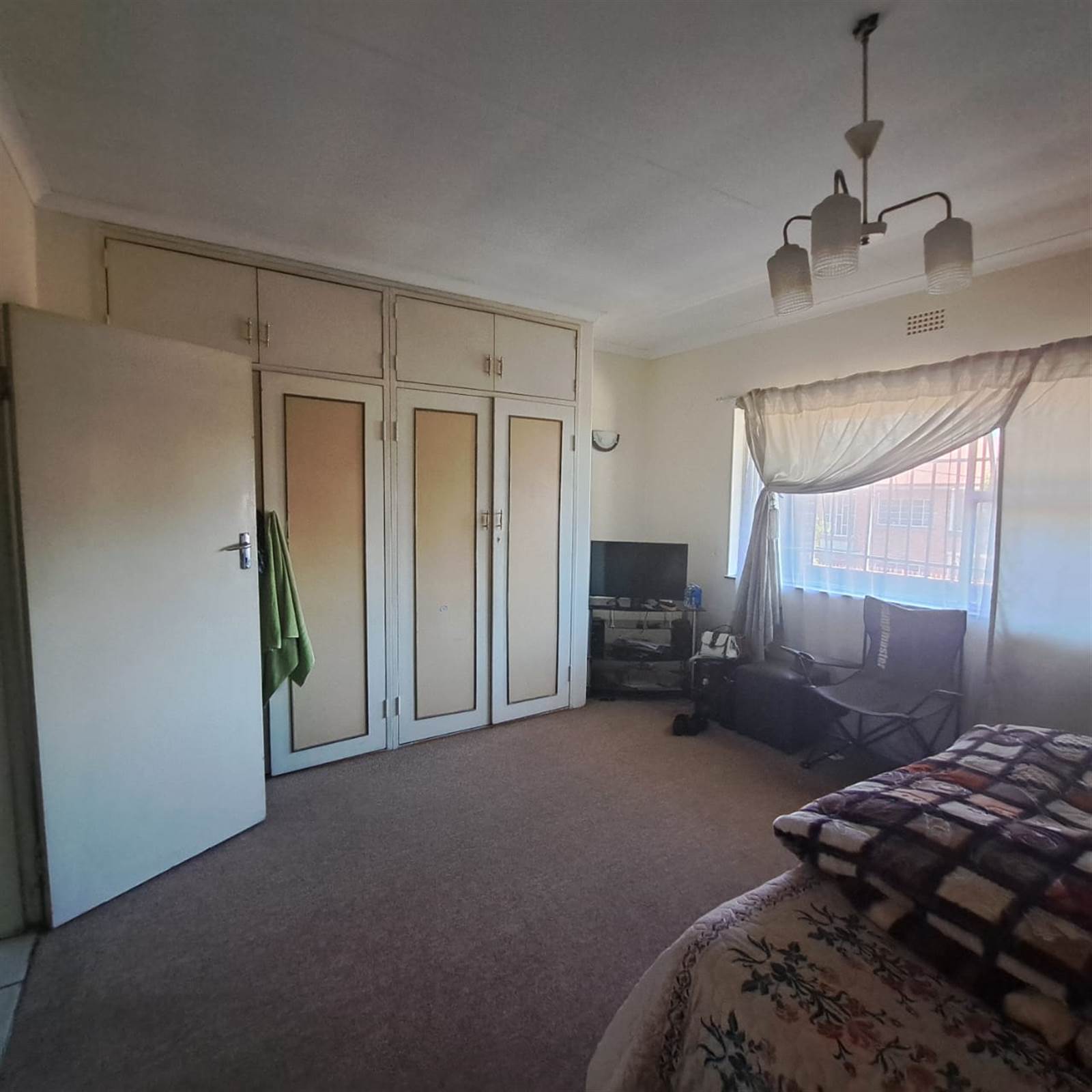 3 Bed Apartment in Rosettenville photo number 4