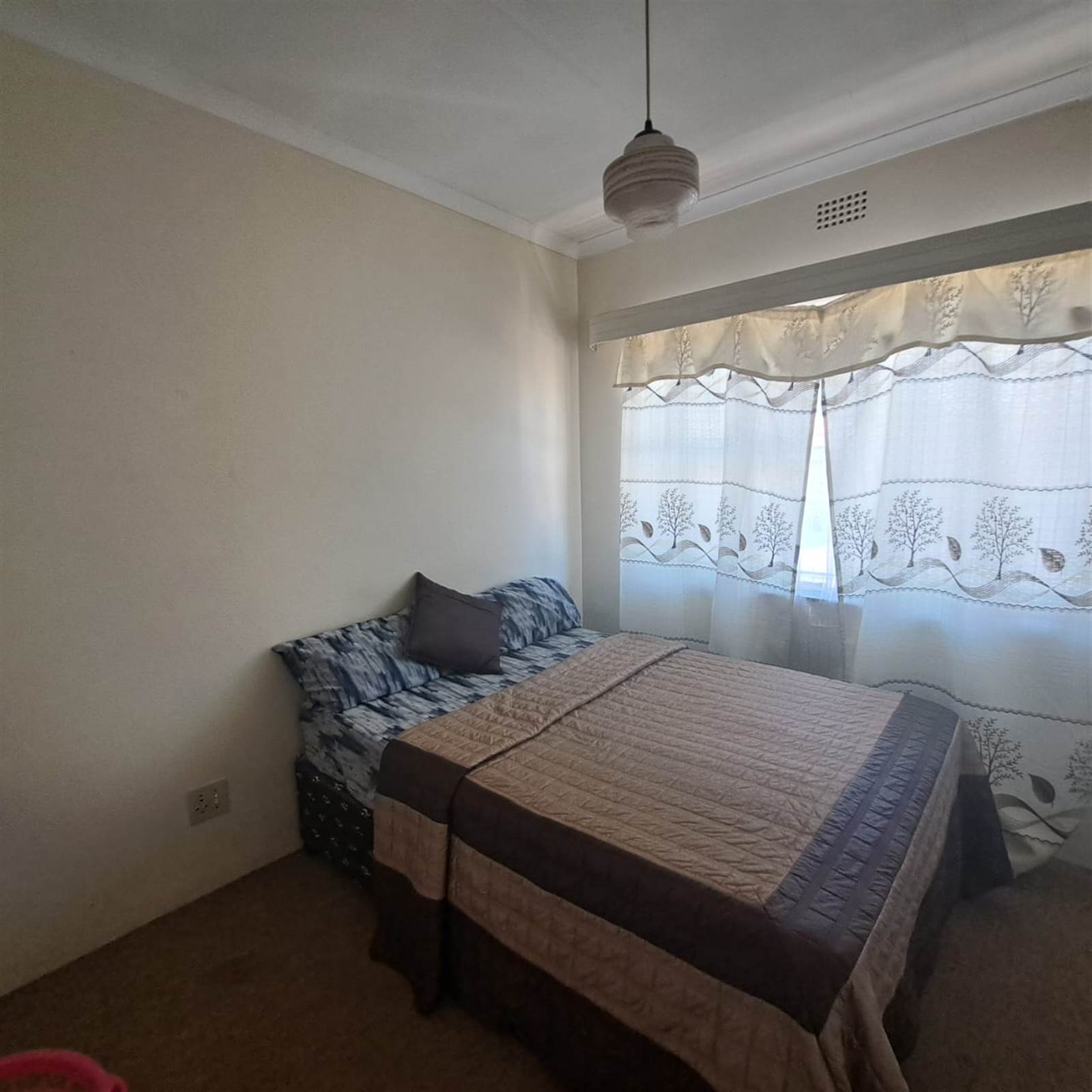 3 Bed Apartment in Rosettenville photo number 6