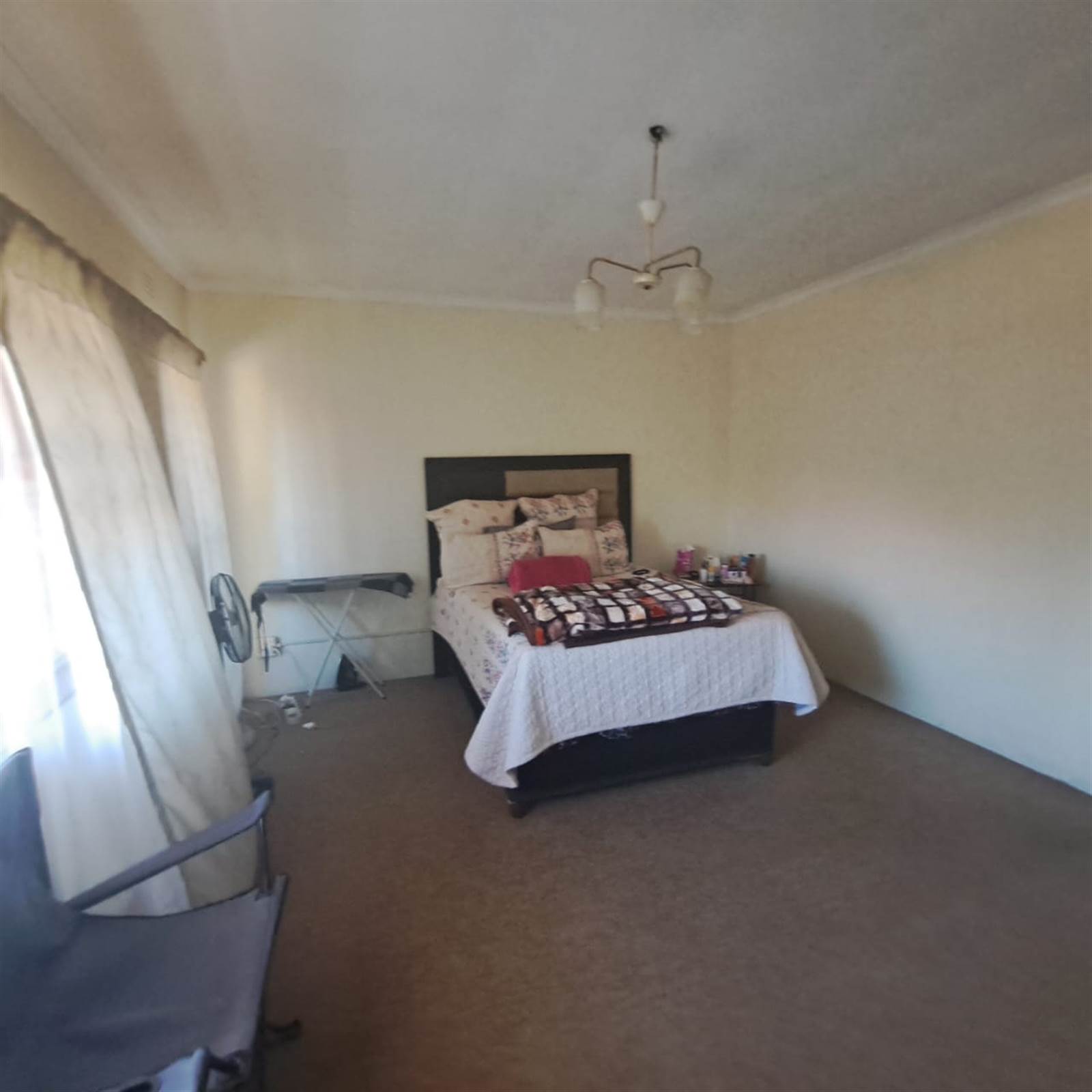 3 Bed Apartment in Rosettenville photo number 2