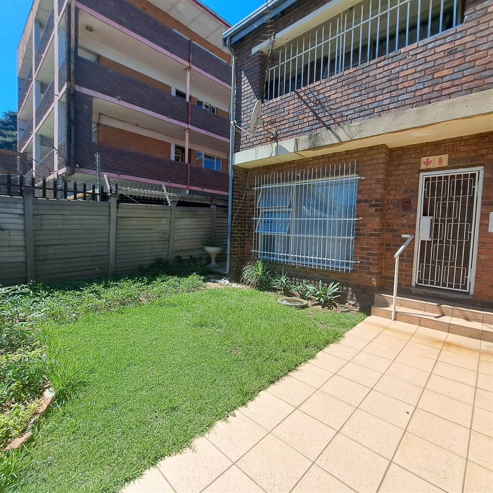 3 Bed Apartment in Rosettenville photo number 18