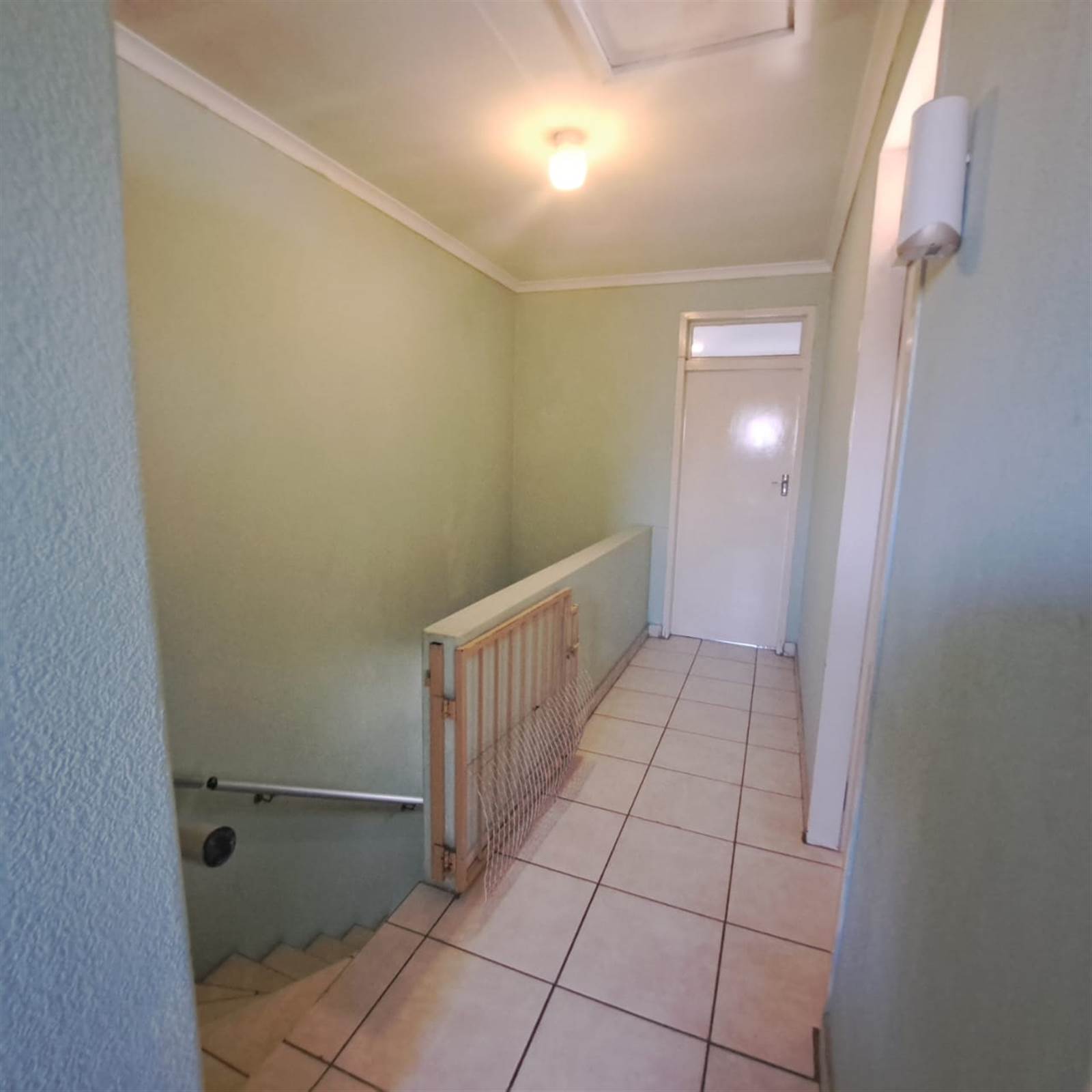 3 Bed Apartment in Rosettenville photo number 8
