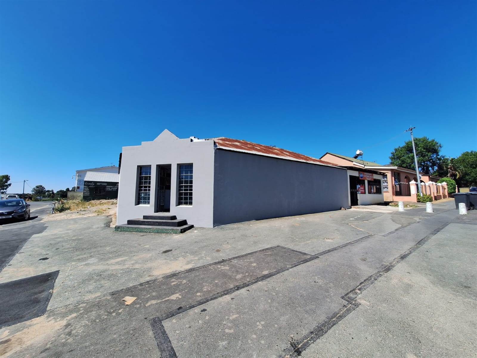 100  m² Commercial space in Paarl Central East photo number 1