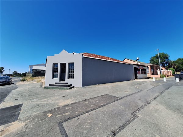 100  m² Commercial space in Paarl Central East