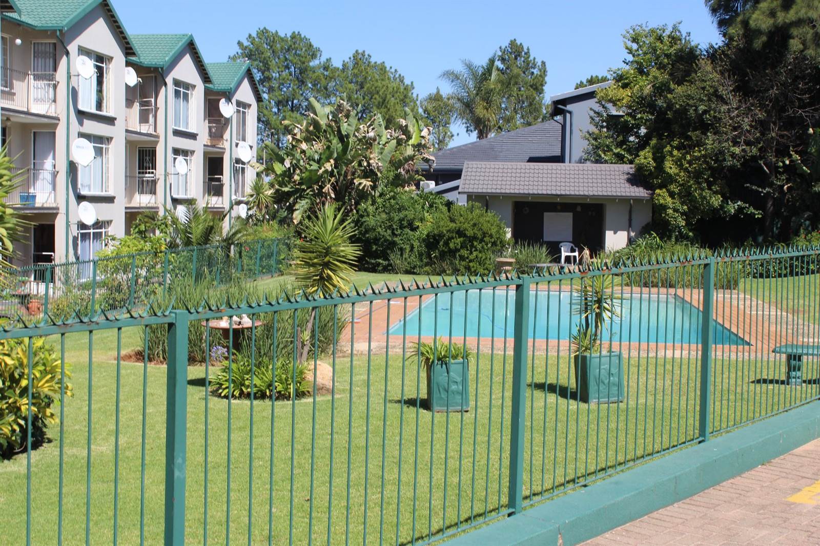 1 Bed Apartment in Krugersdorp North photo number 1
