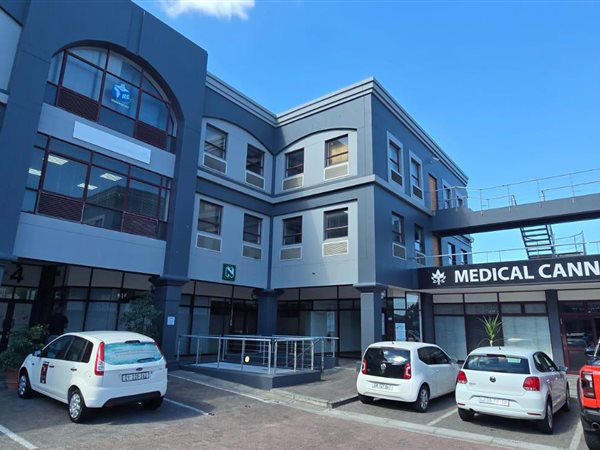 59  m² Commercial space