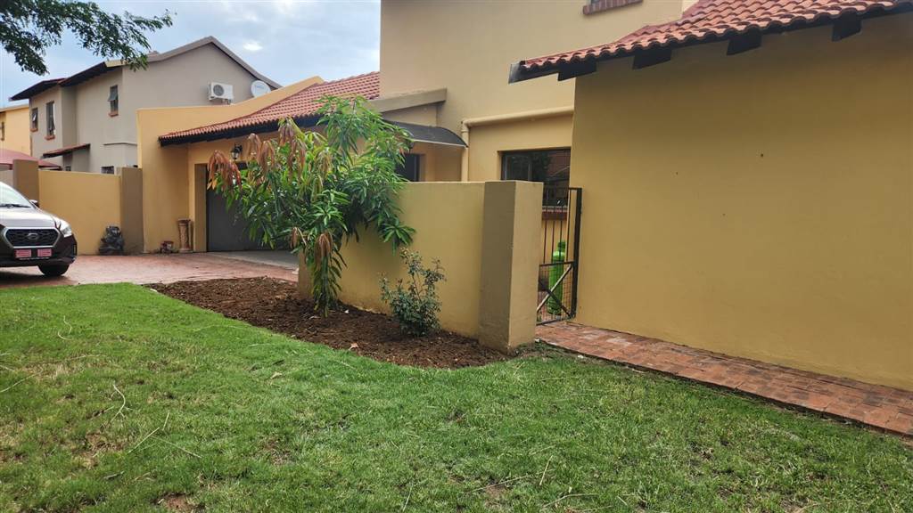 3 Bed Townhouse in Waterval East photo number 29