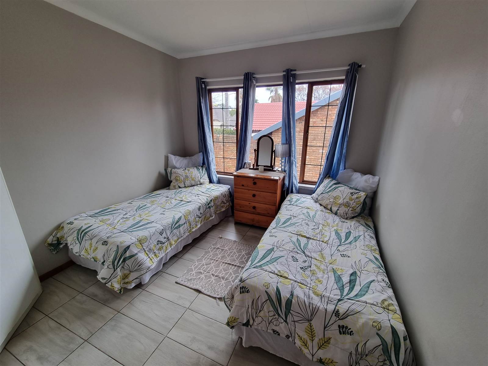 3 Bed Duet in Garsfontein photo number 8