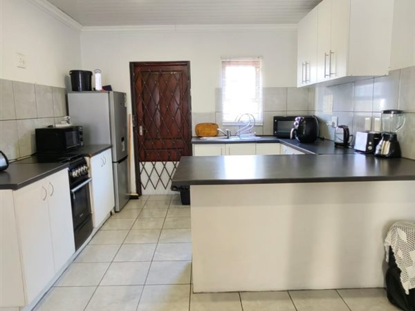 2 Bedroom House 2 Bedroom House
