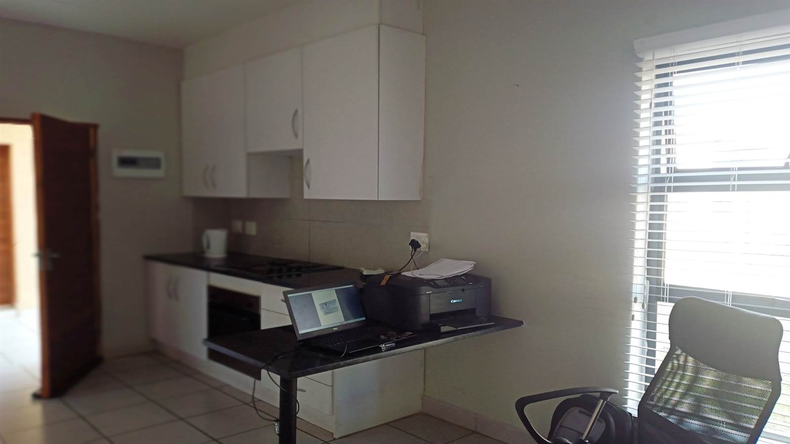 2 Bed Apartment in Brakpan North photo number 17