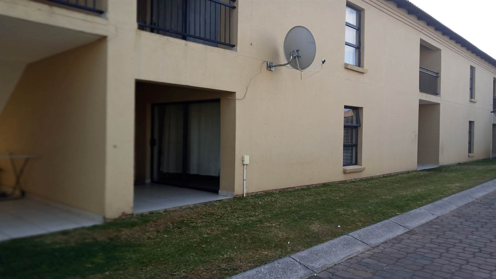 2 Bed Apartment in Brakpan North photo number 28