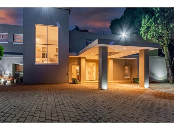 5 Bed House in Saxonwold