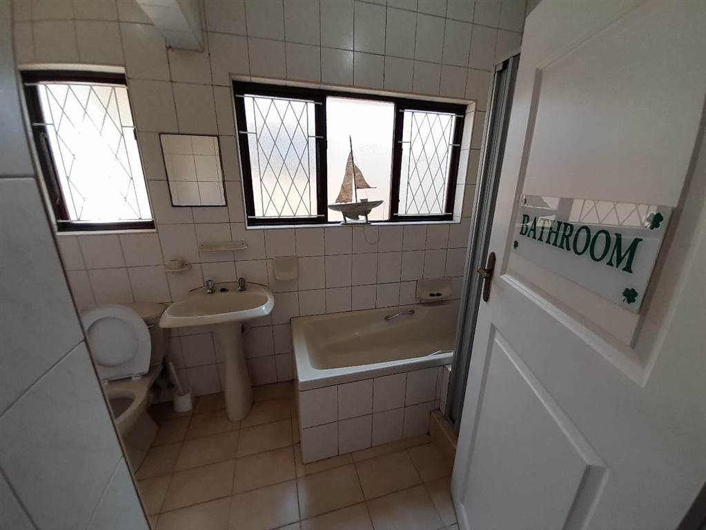 3 Bed House in Umhlanga Rocks photo number 10