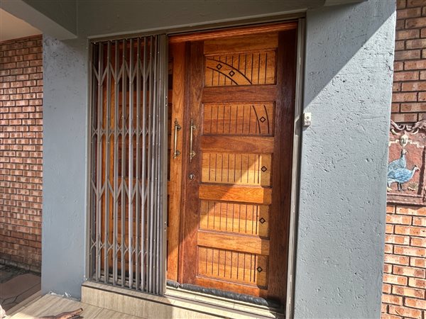4 Bedroom House 4 Bedroom House