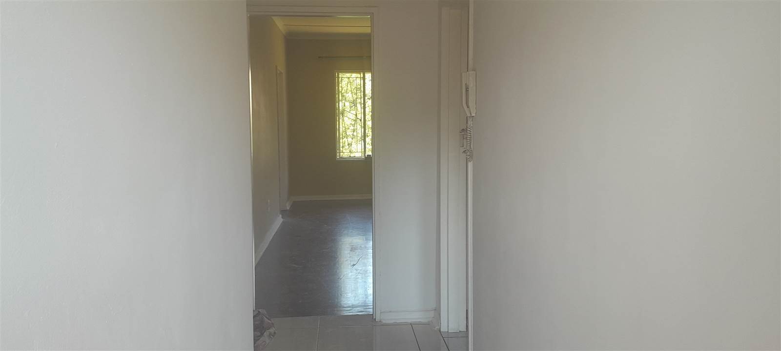 2 Bed Apartment in Clarendon photo number 2