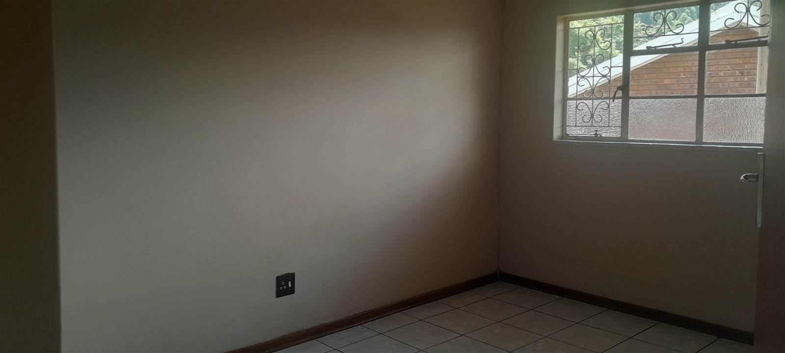 2 Bed Apartment in Clarendon photo number 8