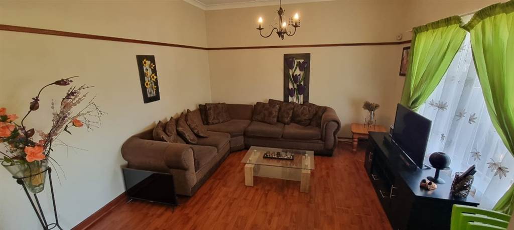 3 Bed House in Alberton photo number 4