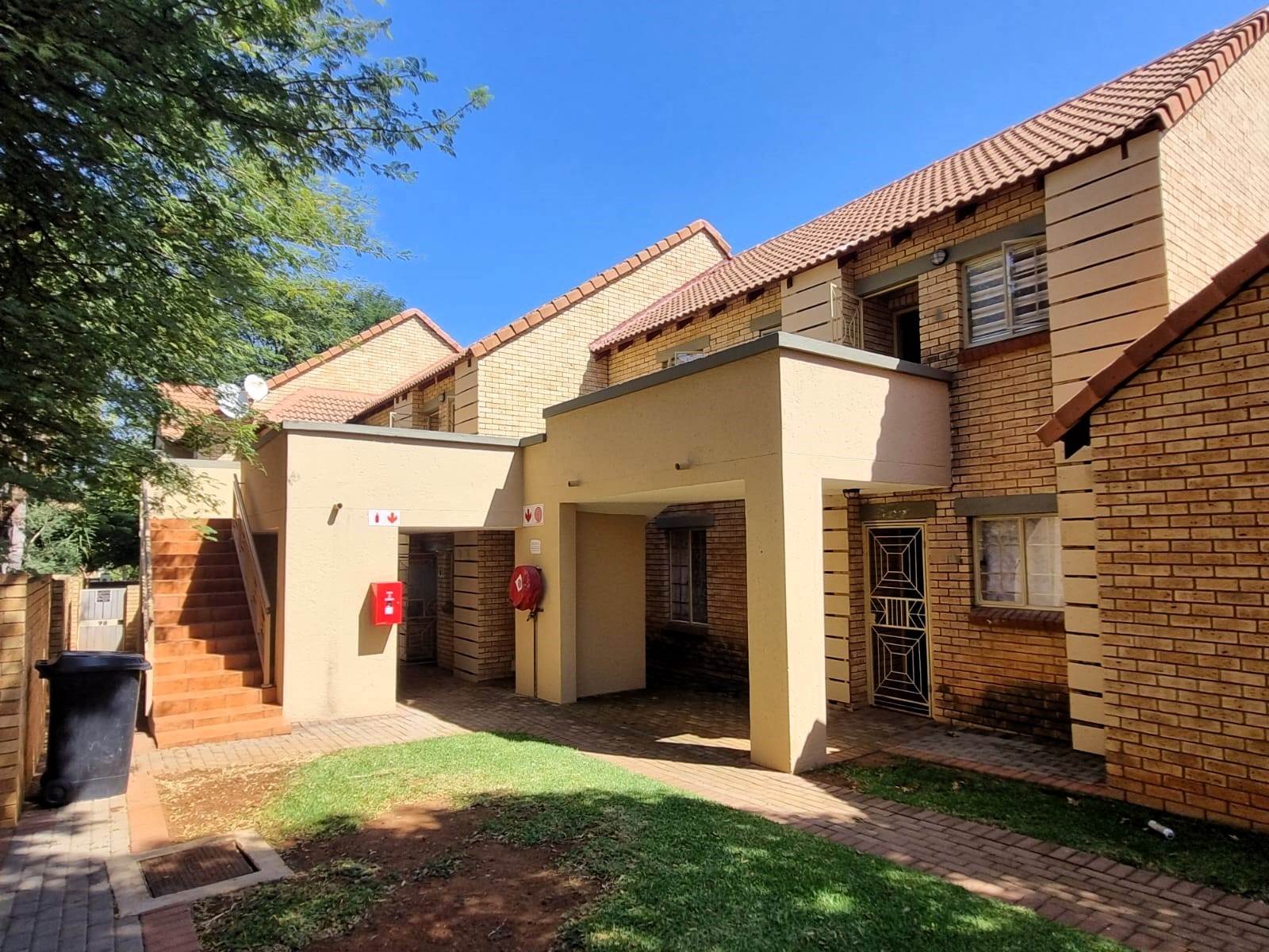 2 Bed Apartment for sale in Mooikloof Ridge | T4548323 | Private Property