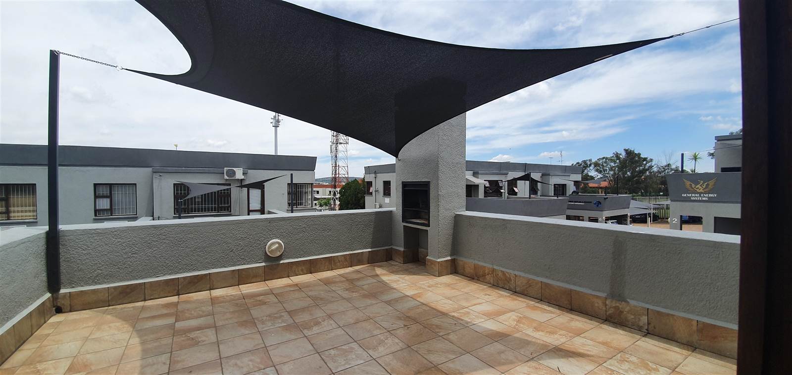 250  m² Commercial space in Woodmead photo number 1