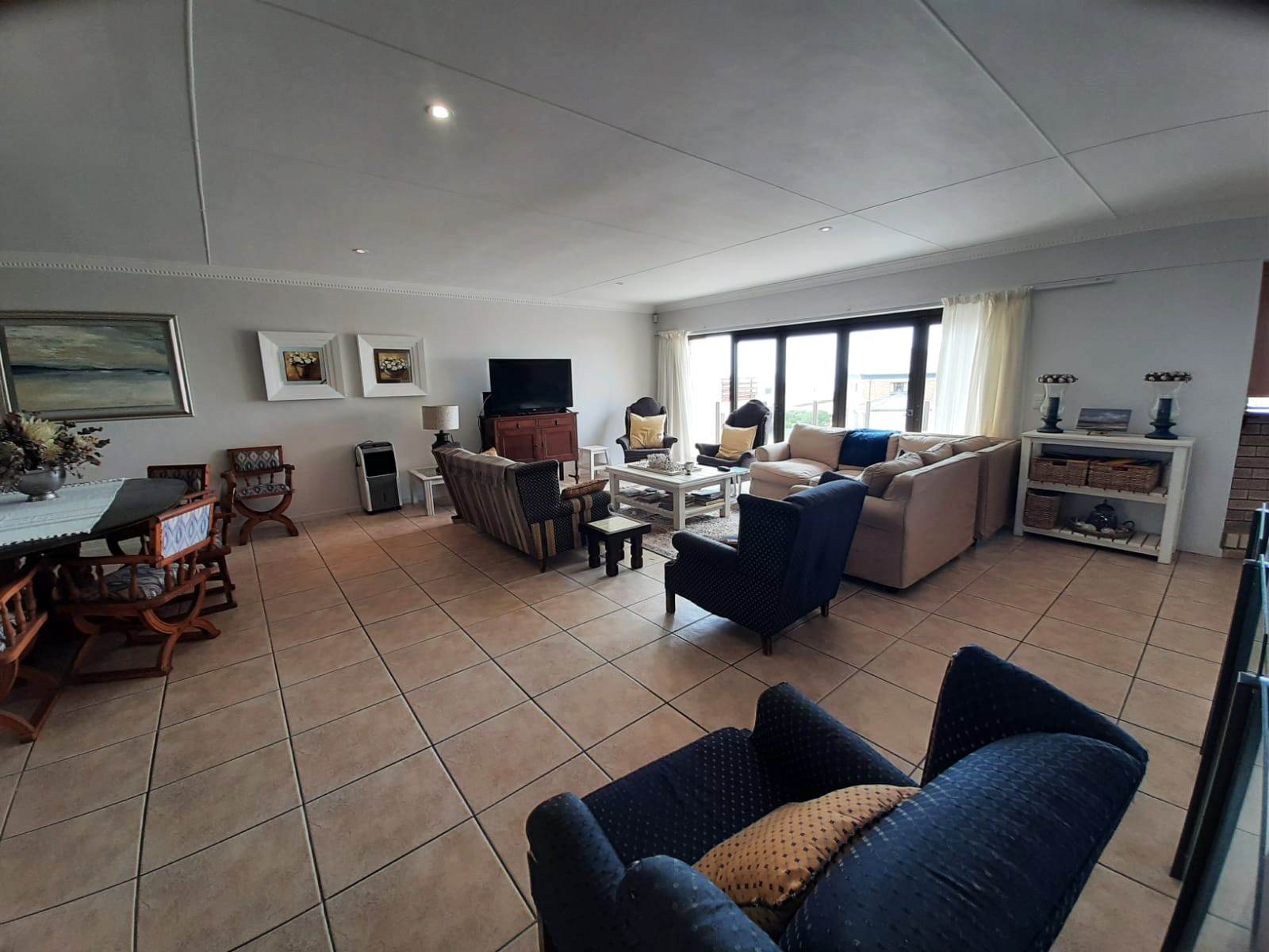6 Bed House in Jongensfontein photo number 10