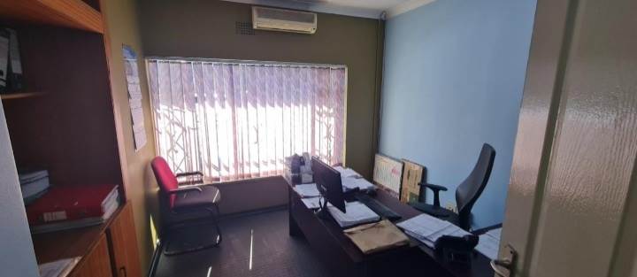750  m² Commercial space in Kempton Park CBD photo number 4