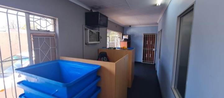750  m² Commercial space in Kempton Park CBD photo number 10