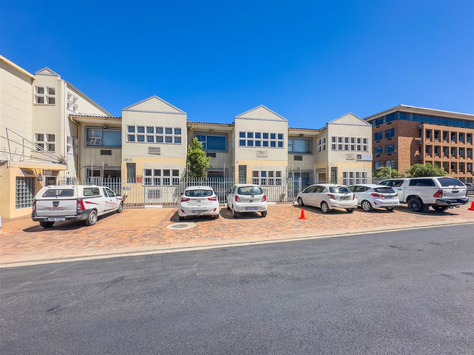 155  m² Commercial space in Bellville Central photo number 2