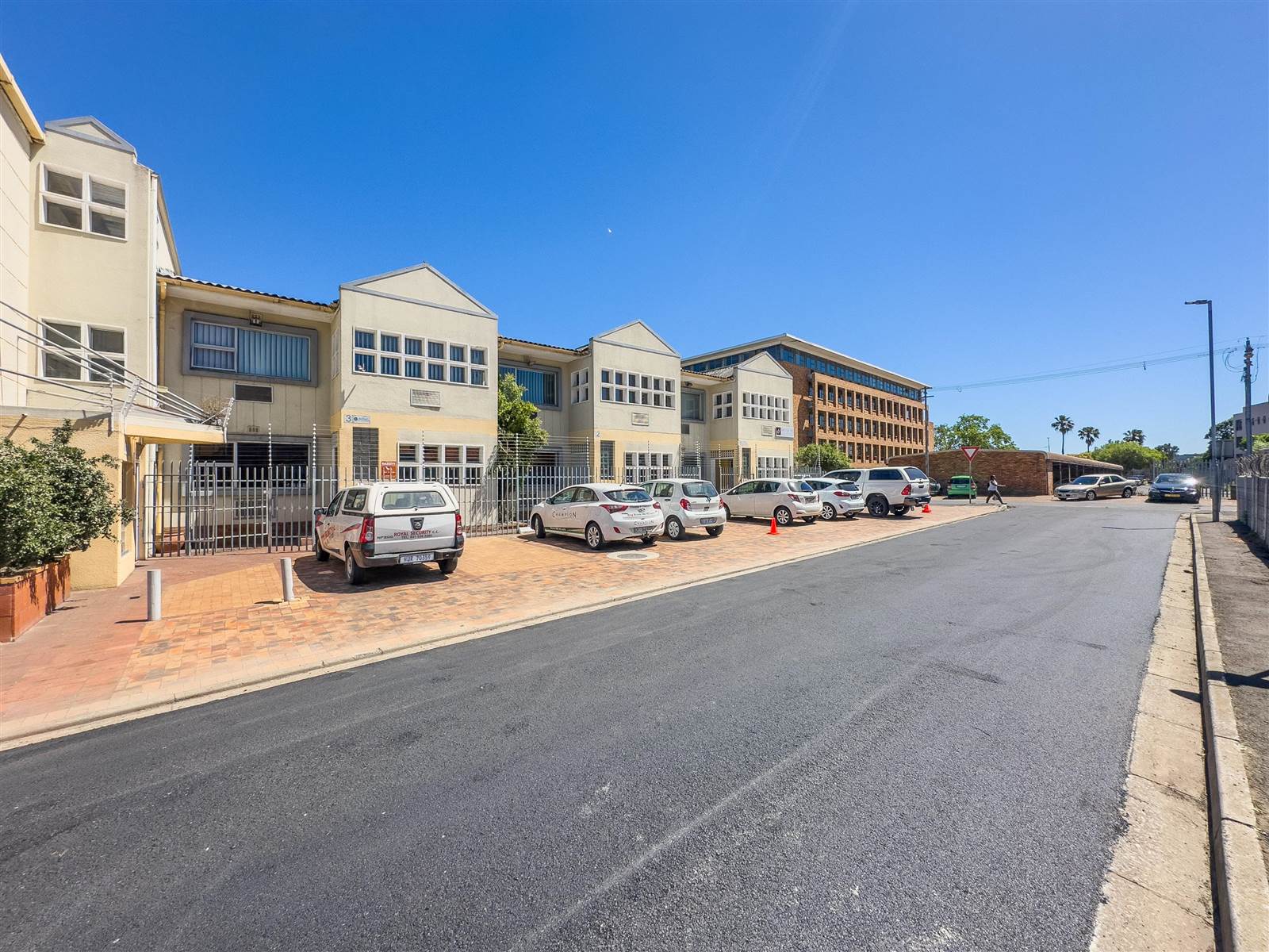 155  m² Commercial space in Bellville Central photo number 1