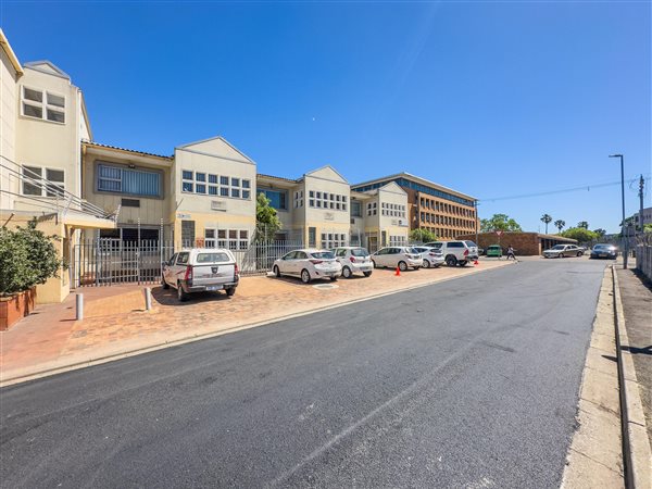 155  m² Commercial space in Bellville Central