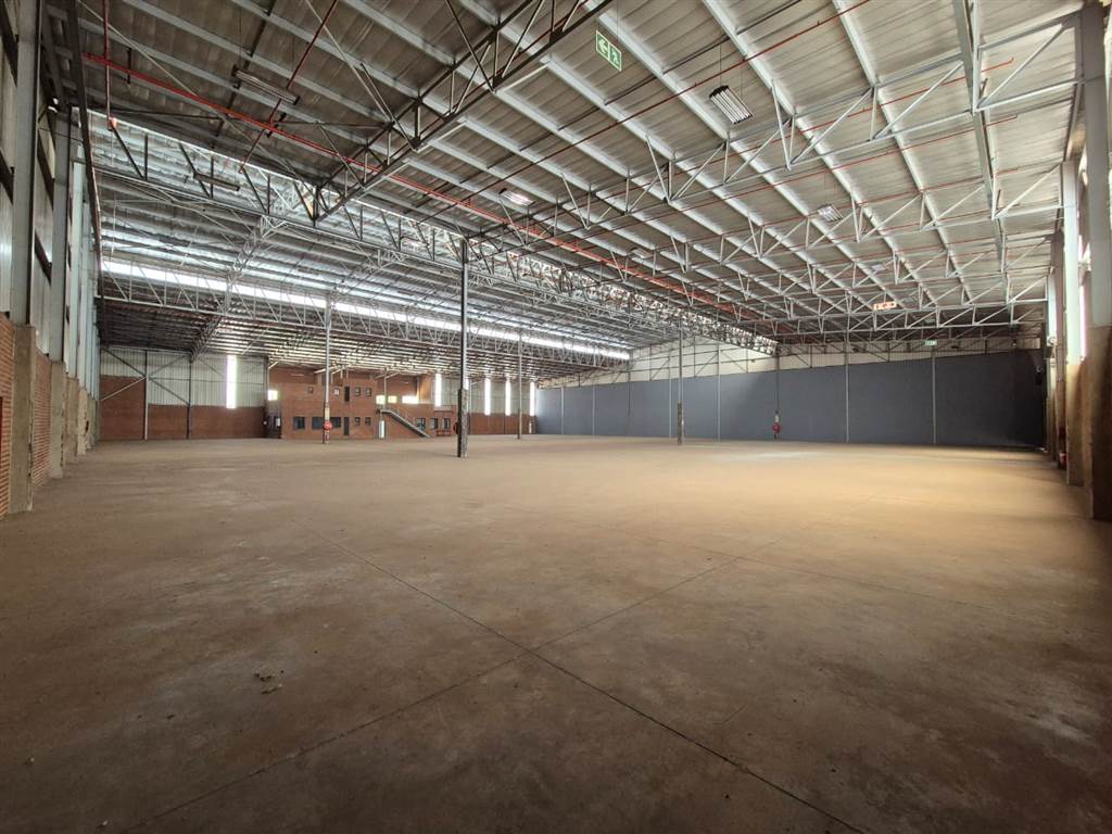 3893  m² Industrial space in Pomona photo number 8