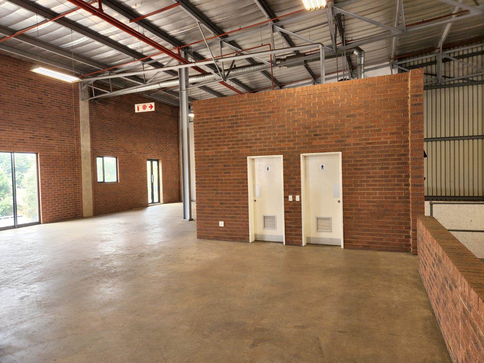 3893  m² Industrial space in Pomona photo number 4
