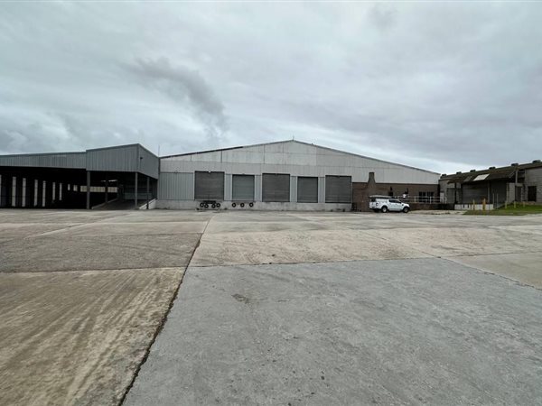 3 000  m² Industrial space