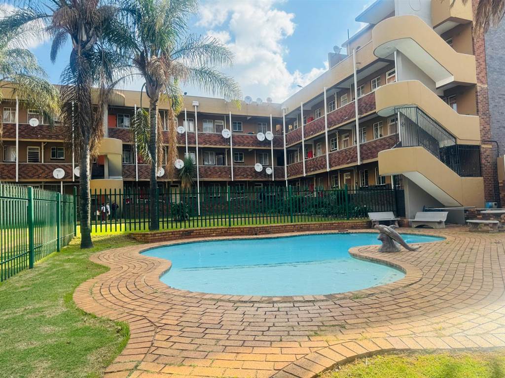 1 Bed Flat in West Turffontein photo number 1