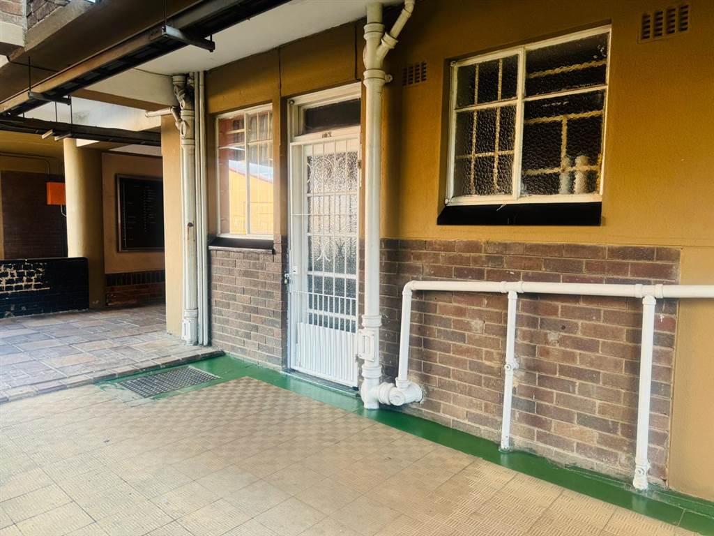 1 Bed Flat in West Turffontein photo number 19