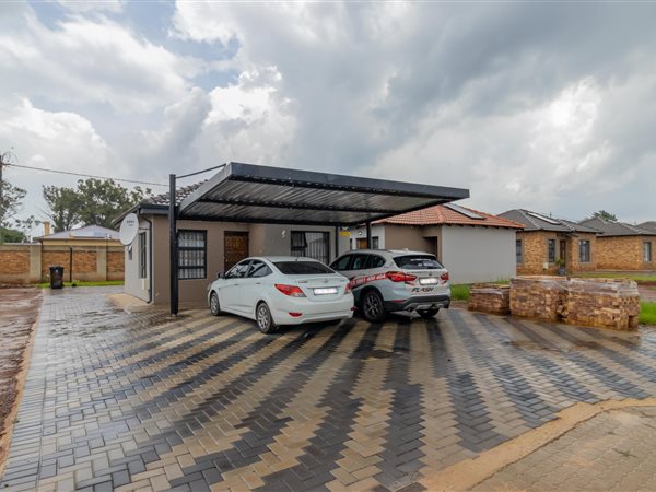 2 Bed House in Daggafontein