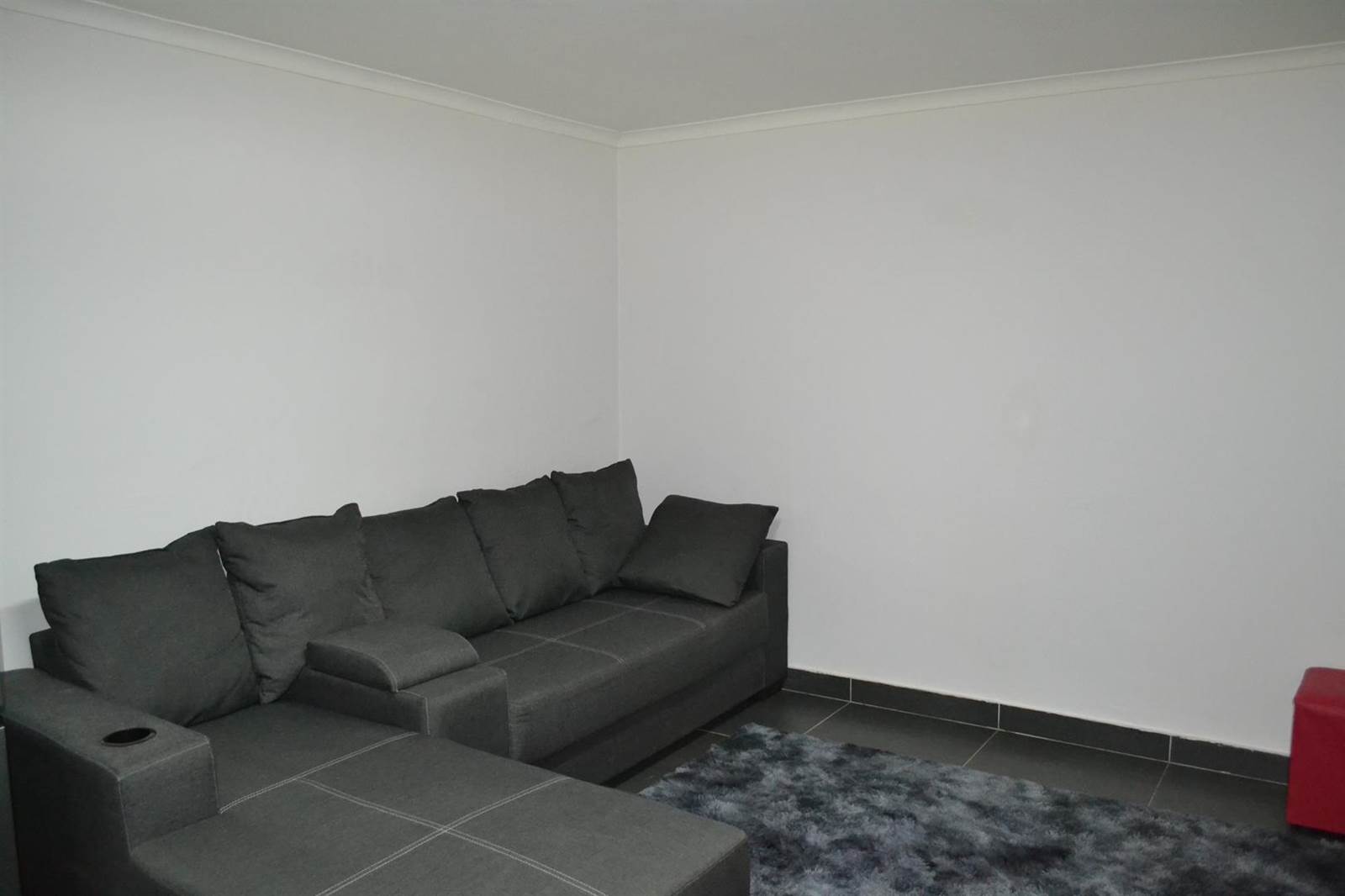 1 Bed Apartment in Wellington Central photo number 4