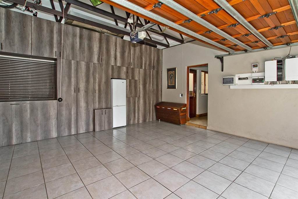 3 Bed House in Glen Marais photo number 25