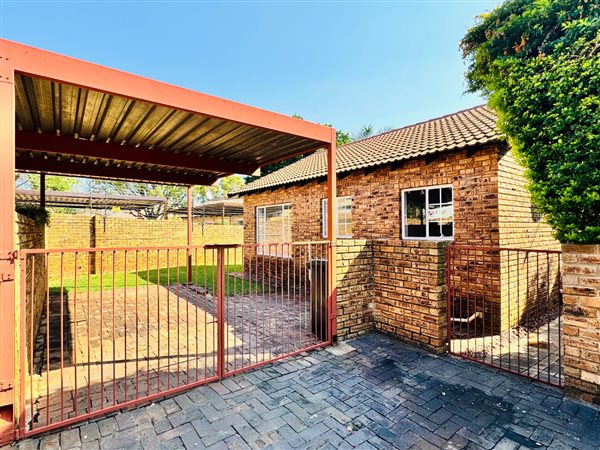 2 Bedroom Townhouse 2 Bedroom Townhouse
