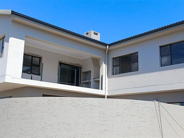 3 Bed House in Island View