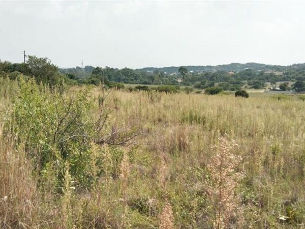 1 607 m² Land