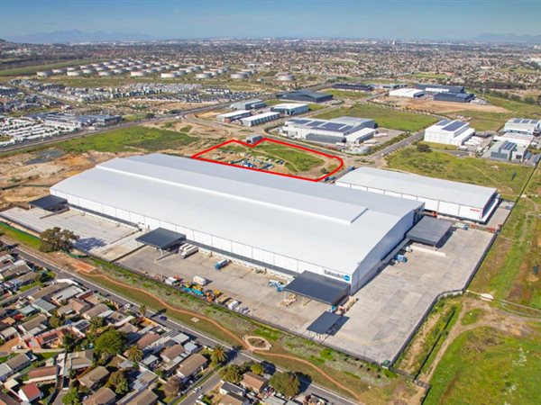13 636  m² Industrial space