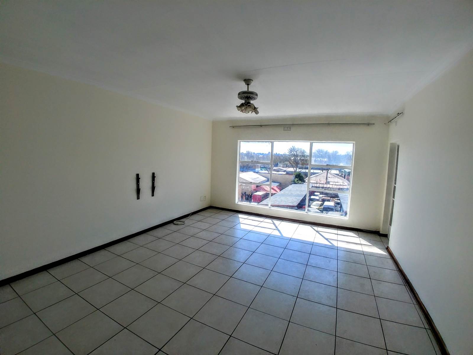 2 Bed Apartment in Krugersdorp Central photo number 5