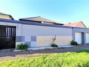 4 Bed House in Judiths Paarl