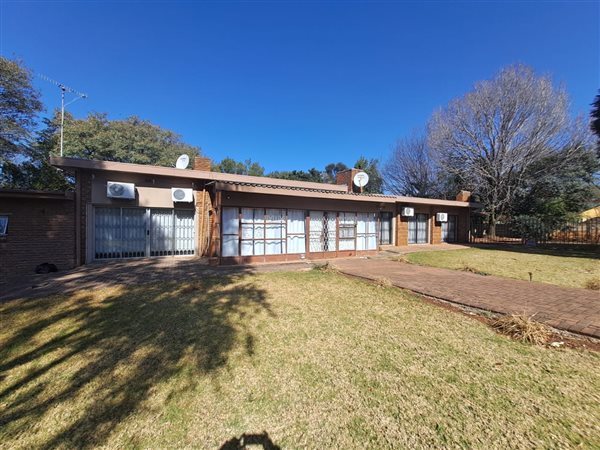 4 Bedroom House 4 Bedroom House