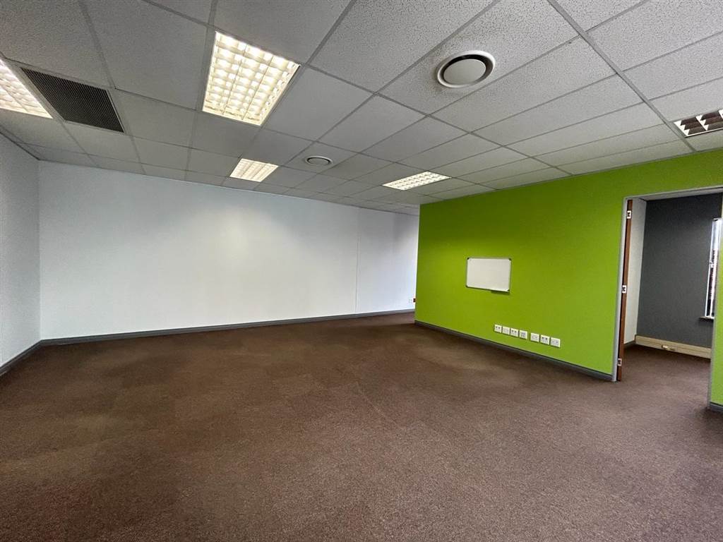 84  m² Commercial space in Allens Nek photo number 10