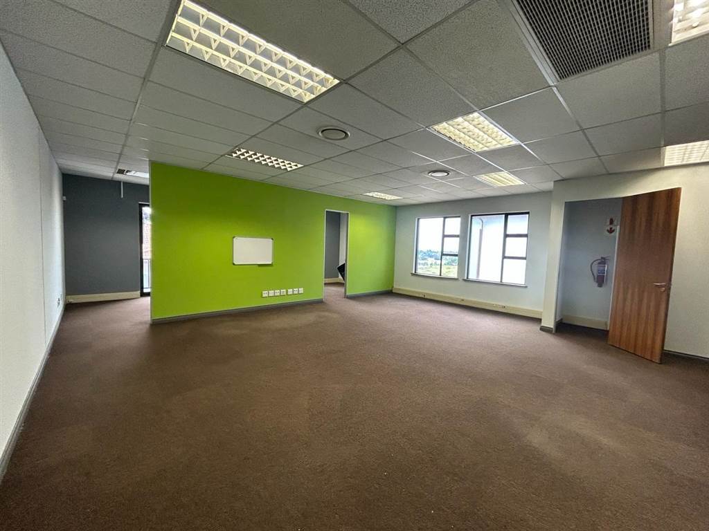 84  m² Commercial space in Allens Nek photo number 1