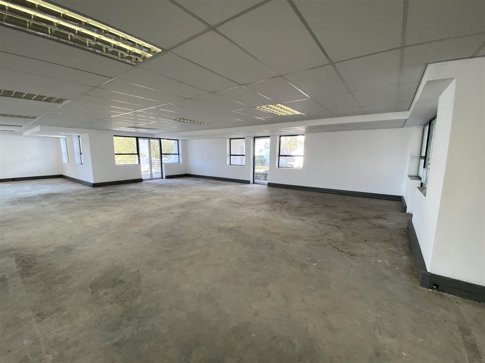 734  m² Commercial space in Woodmead photo number 11